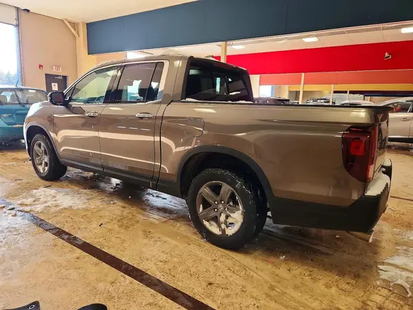 5FPYK3F71MB002440 2021 HONDA RIDGELINE - Image 2