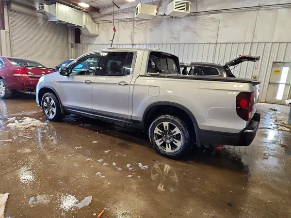 5FPYK3F72JB017038 2018 HONDA RIDGELINE - Image 2