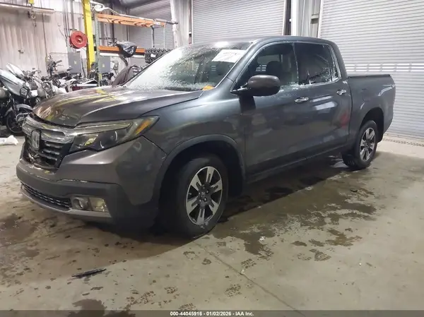 5FPYK3F75JB007569 2018 HONDA RIDGELINE - Image 2