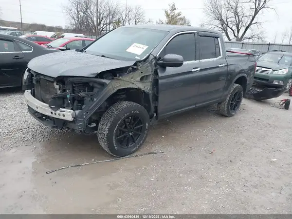 5FPYK3F77HB031236 2017 HONDA RIDGELINE - Image 2