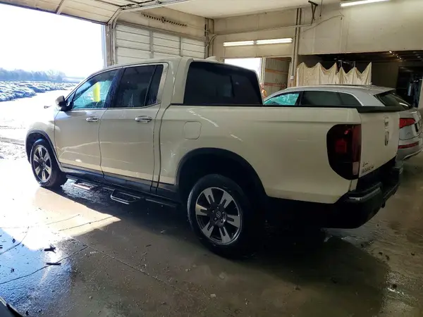 5FPYK3F77JB015429 2018 HONDA RIDGELINE - Image 2