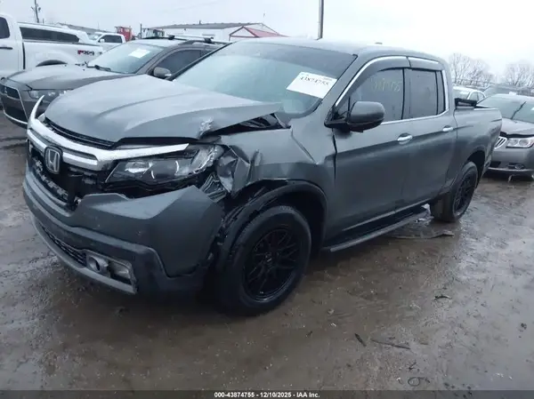 5FPYK3F78HB002277 2017 HONDA RIDGELINE - Image 2