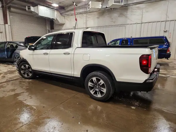 5FPYK3F78HB002845 2017 HONDA RIDGELINE - Image 2
