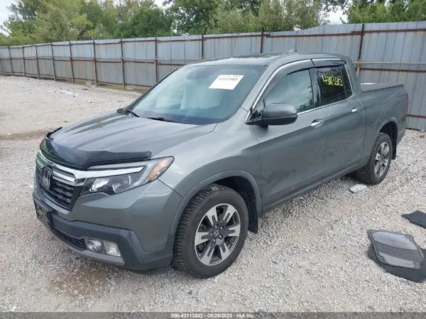 5FPYK3F78HB033853 2017 HONDA RIDGELINE - Image 2