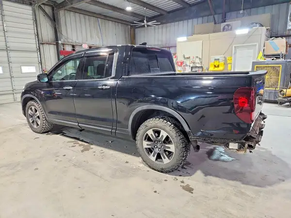 5FPYK3F7XHB004743 2017 HONDA RIDGELINE - Image 2