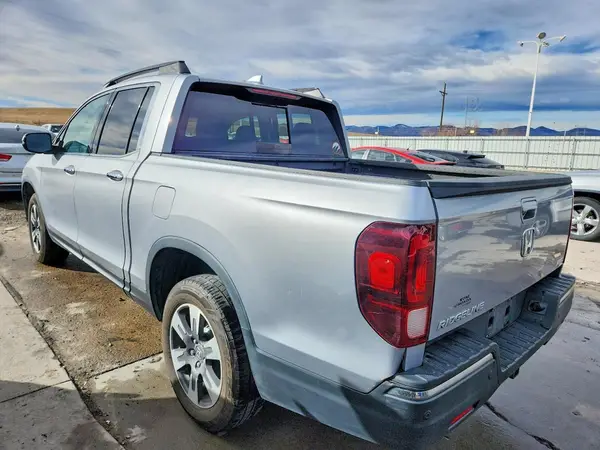 5FPYK3F7XHB006069 2017 HONDA RIDGELINE - Image 2