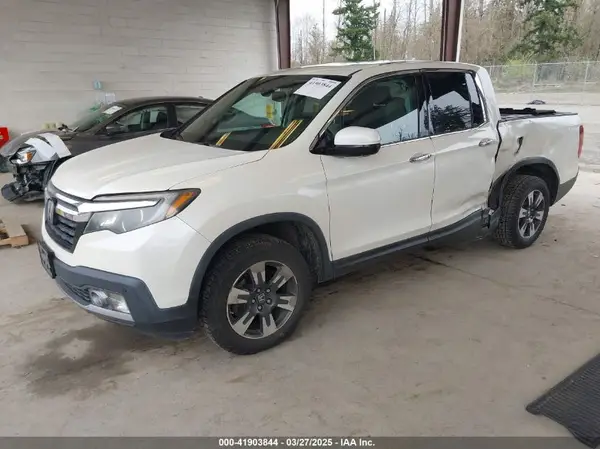 5FPYK3F7XHB030551 2017 HONDA RIDGELINE - Image 2