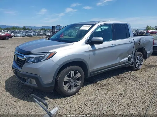 5FPYK3F7XJB007681 2018 HONDA RIDGELINE - Image 2