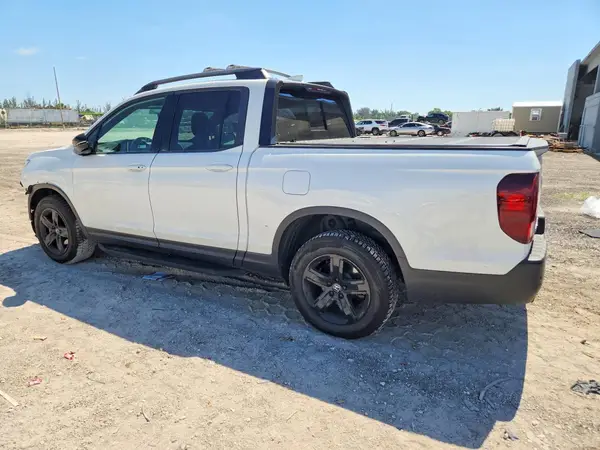 5FPYK3F85MB011084 2021 HONDA RIDGELINE - Image 2