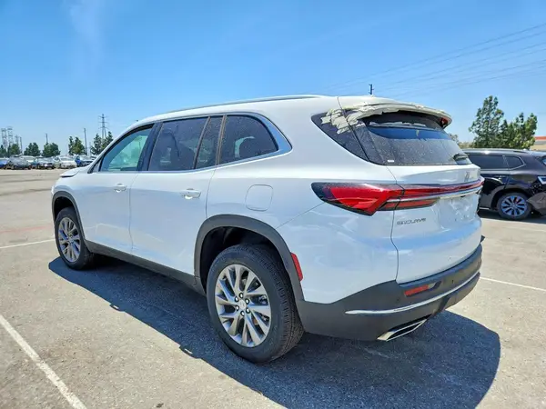 5GAERAKS4TJ235596 2026 BUICK ENCLAVE - Image 2