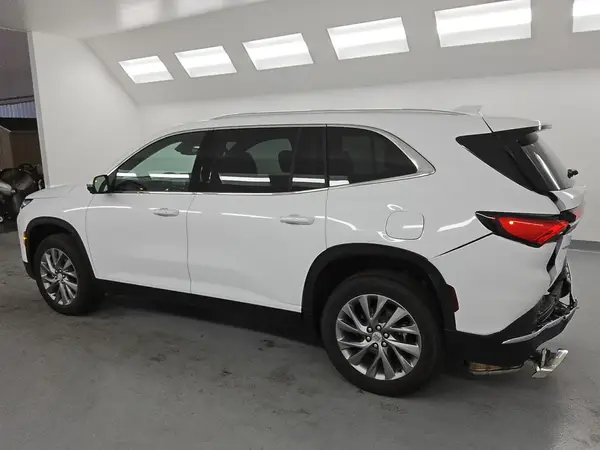 5GAERARS9SJ227918 2025 BUICK ENCLAVE - Image 2