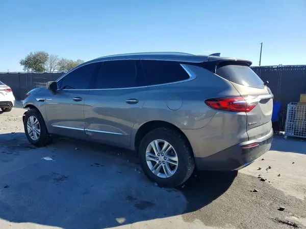 5GAERBKW0JJ172566 2018 BUICK ENCLAVE - Image 2