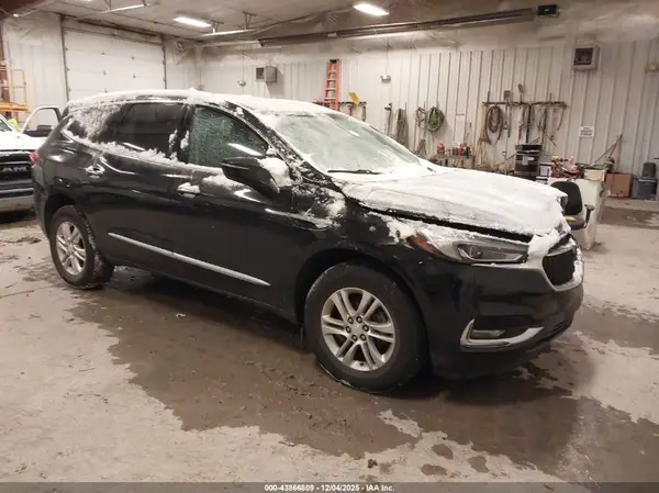 5GAERBKW0JJ202617 2018 BUICK ENCLAVE - Image 1