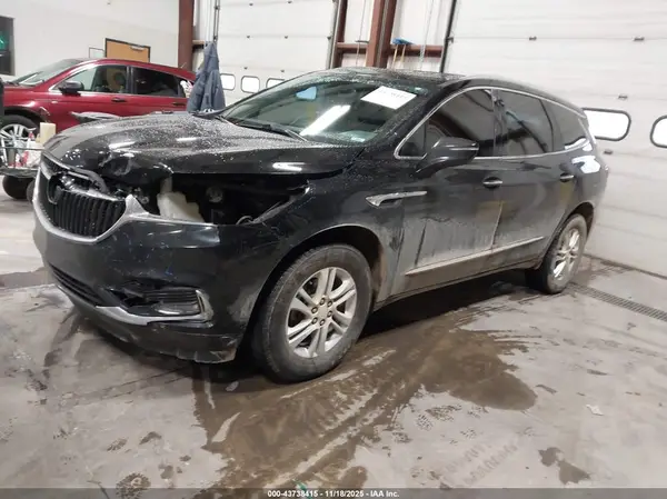 5GAERBKW0JJ231390 2018 BUICK ENCLAVE - Image 2