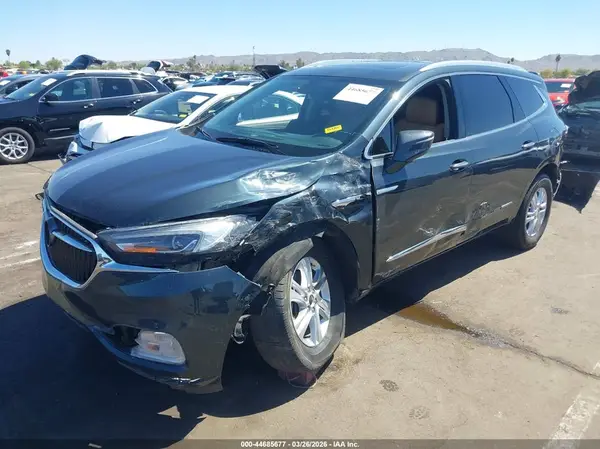 5GAERBKW0JJ238520 2018 BUICK ENCLAVE - Image 2