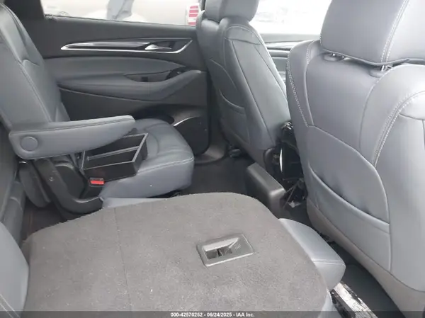 5GAERBKW0LJ104450 2020 BUICK ENCLAVE - Image 8