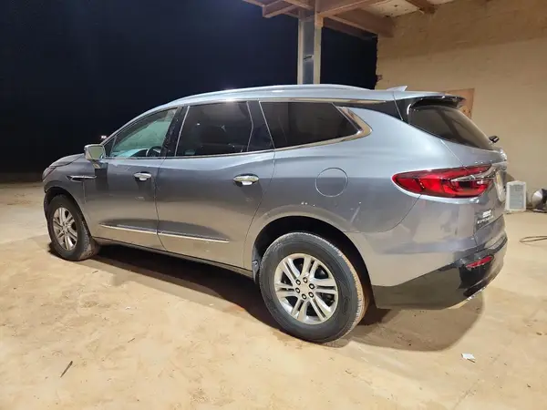 5GAERBKW0LJ168438 2020 BUICK ENCLAVE - Image 2