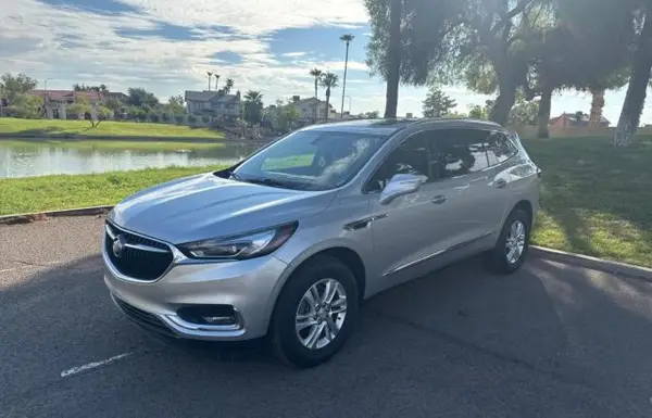5GAERBKW0LJ240187 2020 BUICK ENCLAVE - Image 2