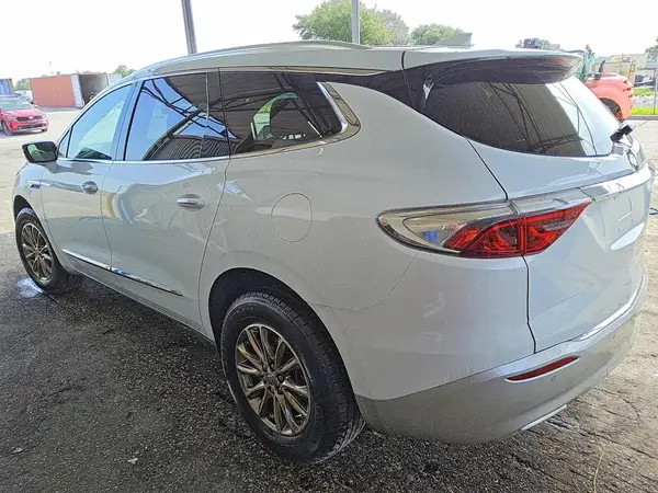 5GAERBKW0PJ260073 2023 BUICK ENCLAVE - Image 2