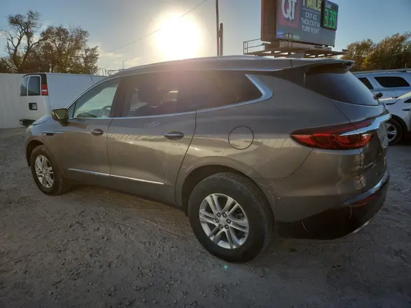 5GAERBKW1JJ284437 2018 BUICK ENCLAVE - Image 2