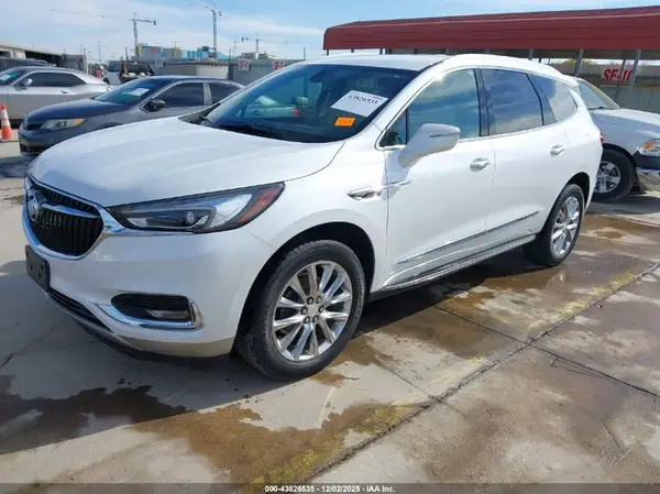 5GAERBKW1KJ303473 2019 BUICK ENCLAVE - Image 2