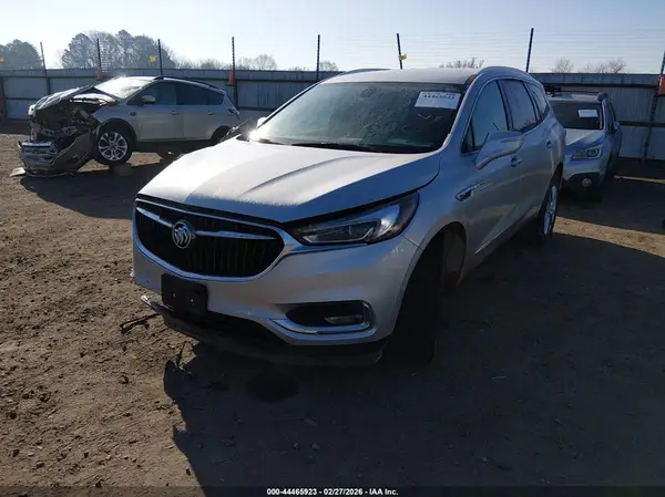 5GAERBKW1LJ300333 2020 BUICK ENCLAVE - Image 2