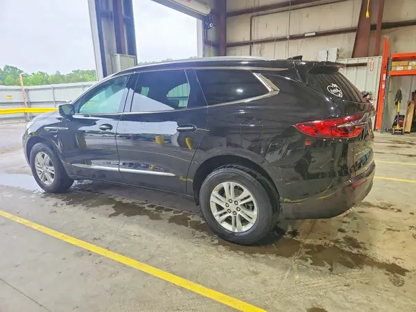 5GAERBKW1MJ186500 2021 BUICK ENCLAVE - Image 2