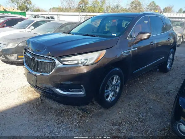 5GAERBKW2JJ150956 2018 BUICK ENCLAVE - Image 2