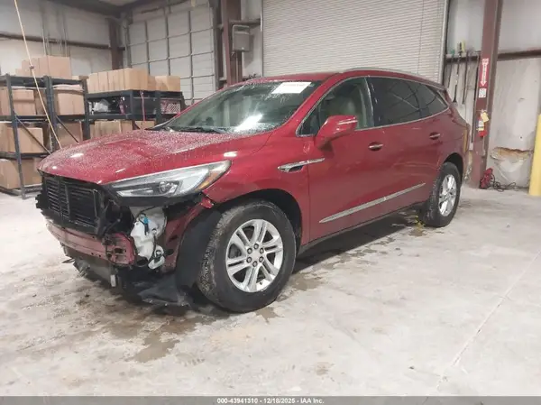 5GAERBKW2JJ170639 2018 BUICK ENCLAVE - Image 2