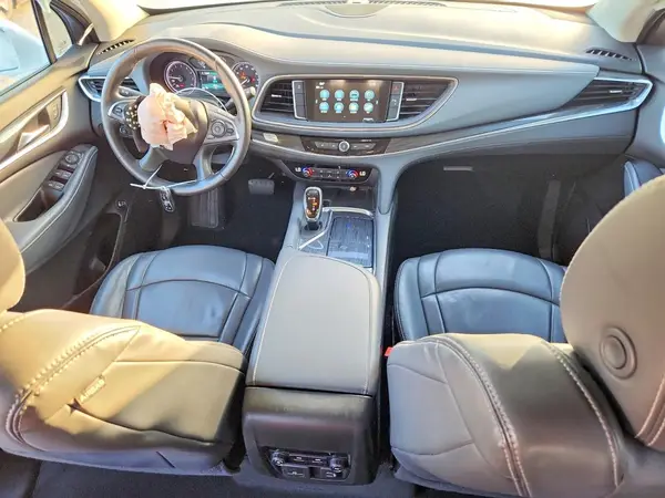 5GAERBKW2JJ228555 2018 BUICK ENCLAVE - Image 8