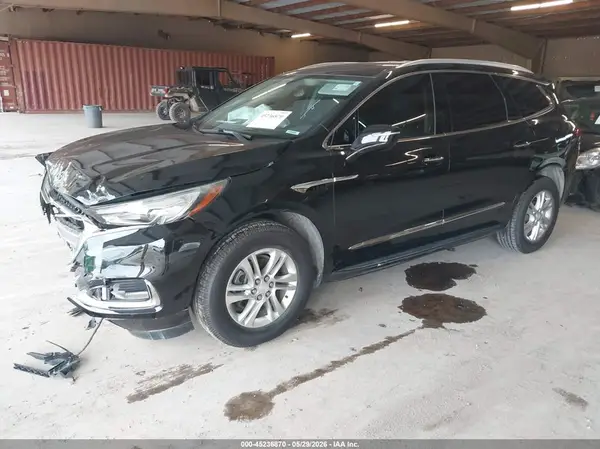 5GAERBKW2JJ256498 2018 BUICK ENCLAVE - Image 2