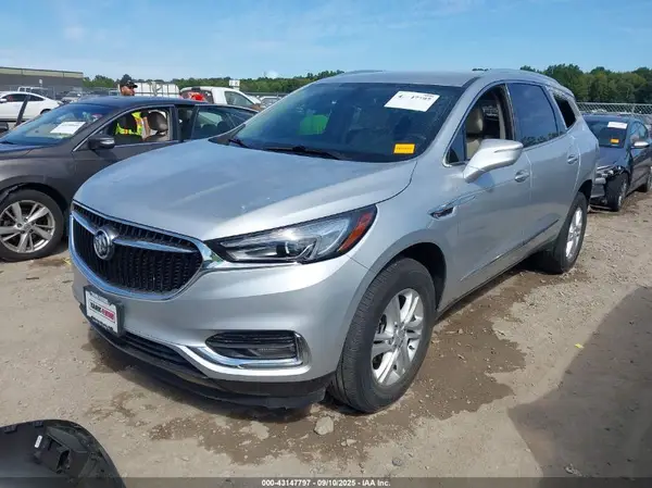 5GAERBKW2LJ310806 2020 BUICK ENCLAVE - Image 2