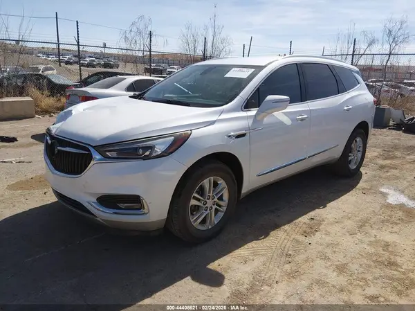 5GAERBKW3JJ121966 2018 BUICK ENCLAVE - Image 2