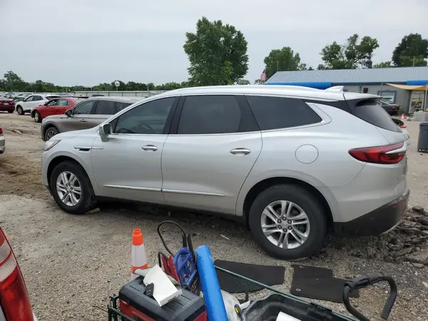 5GAERBKW3JJ140629 2018 BUICK ENCLAVE - Image 2