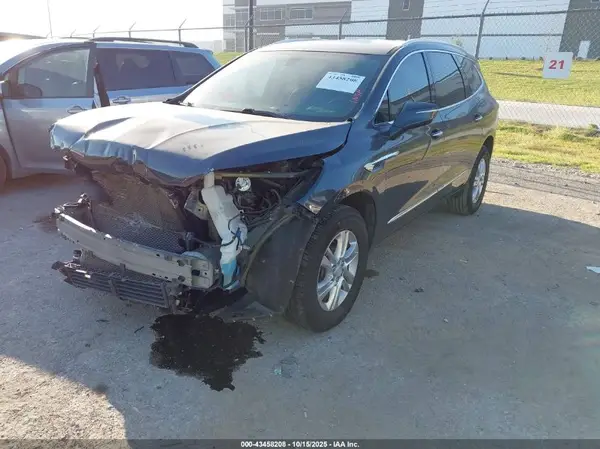 5GAERBKW3JJ146303 2018 BUICK ENCLAVE - Image 2