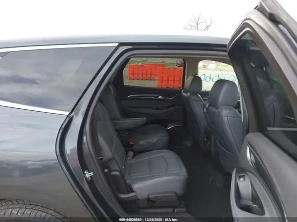 5GAERBKW3JJ173758 2018 BUICK ENCLAVE - Image 8