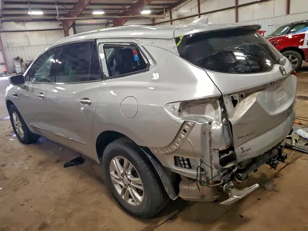 5GAERBKW3JJ200134 2018 BUICK ENCLAVE - Image 2