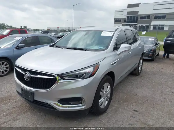 5GAERBKW3JJ243890 2018 BUICK ENCLAVE - Image 2