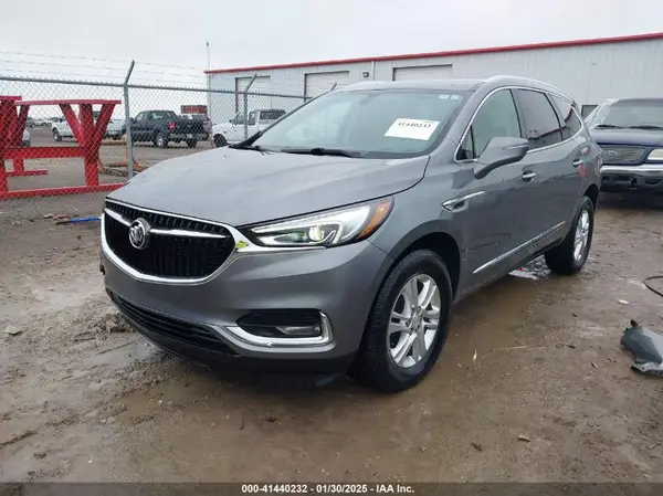 5GAERBKW3JJ244974 2018 BUICK ENCLAVE - Image 2