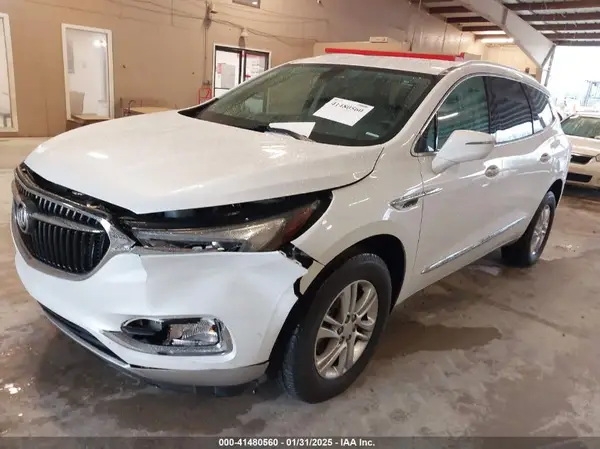 5GAERBKW3JJ257689 2018 BUICK ENCLAVE - Image 2