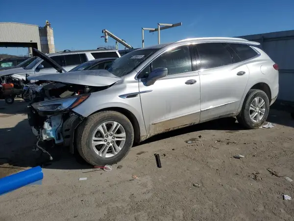 5GAERBKW3JJ266926 2018 BUICK ENCLAVE - Image 1