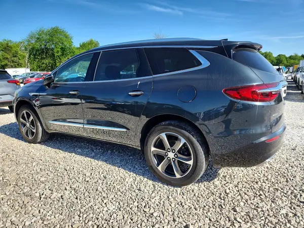 5GAERBKW3JJ270295 2018 BUICK ENCLAVE - Image 2
