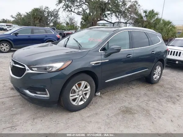5GAERBKW3KJ168643 2019 BUICK ENCLAVE - Image 2