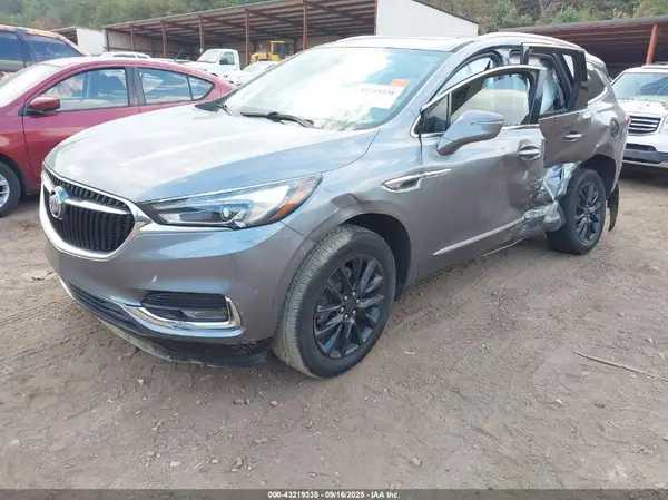 5GAERBKW3LJ182219 2020 BUICK ENCLAVE - Image 2