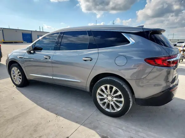 5GAERBKW3LJ275631 2020 BUICK ENCLAVE - Image 2