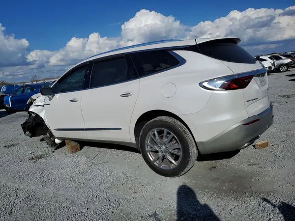 5GAERBKW3NJ144413 2022 BUICK ENCLAVE - Image 2