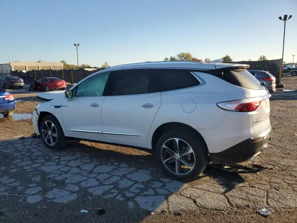 5GAERBKW3NJ175628 2022 BUICK ENCLAVE - Image 2
