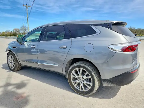 5GAERBKW3PJ110488 2023 BUICK ENCLAVE - Image 2
