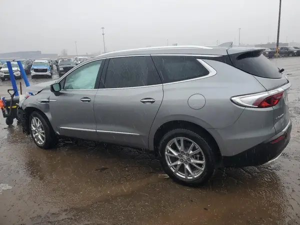 5GAERBKW3PJ246099 2023 BUICK ENCLAVE - Image 2