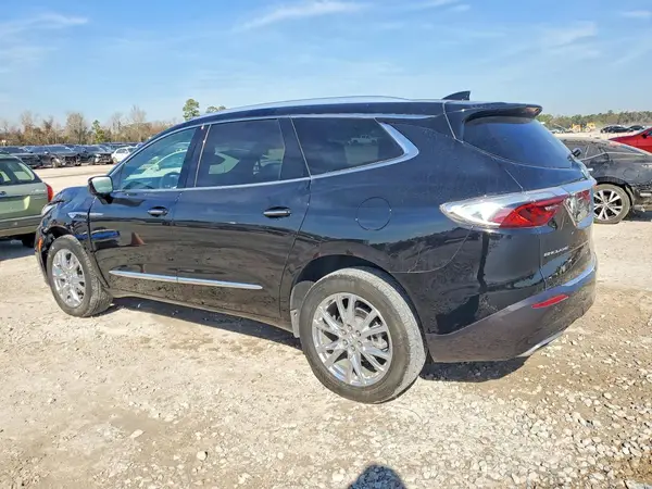 5GAERBKW3PJ261556 2023 BUICK ENCLAVE - Image 2